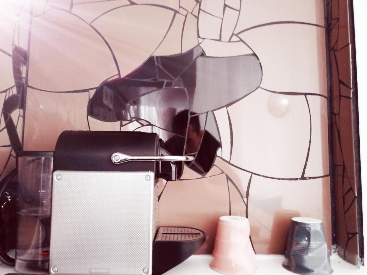 Studio Situe Dans Un Quartier Calme Et Residentiel A Montrouge A Seulement 2 Minutes Du Metro ภายนอก รูปภาพ